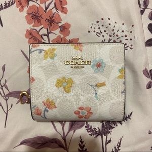 Coach NWOT Wallet Coin pouch Floral